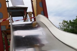 Ακρωτηριασμός 8χρονης στην τσουλήθρα: Κρίσιμες οι επόμενες ώρες για τη συγκόλληση - "Κλαίει και ρωτάει για το δάχτυλο" - εικόνα 2