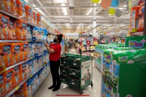 Μεγάλη αστυνομική επιχείρηση σε οικισμό στο Πυρί - Εξαρθρώθηκαν 3 συμμορίες - εικόνα 3