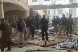 Τουλάχιστον 89 νεκροί από την επίθεση βομβιστή αυτοκτονίας στο Πακιστάν [εικόνες] - εικόνα 3