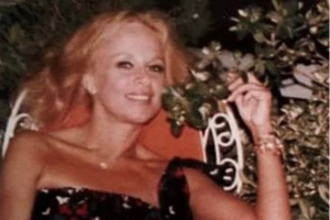 Βουγιουκλάκη - Παπαμιχαήλ: Οι μπομπονιέρες του γάμου τους - Πριν 56 χρόνια, στους Δελφούς [εικόνα]