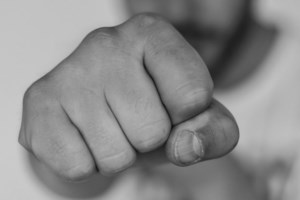 Εύβοια: Άγριο ξύλο μεταξύ μαθητριών στο ΕΠΑΛ Χαλκίδας για ένα... αγόρι - 15χρονη έπεσε λιπόθυμη στο προαύλιο - εικόνα 3