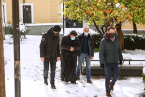 Σάτυρος ιερέας: "Είμαι αθώος, διασύρομαι" - Τι κατέθεσε η 18χρονη μπέιμπι σίτερ