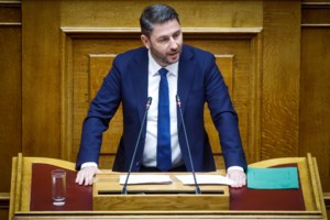 Βουλή: Η σπόντα Ανδρουλάκη σε Μητσοτάκη - "Δεν είχαμε συναντηθεί τόσο καιρό, αλλά από ‘δω και πέρα θα τα λέμε τακτικά"
