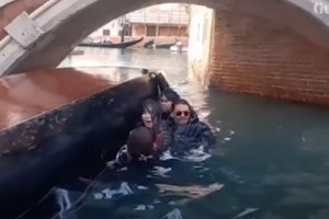 Ατυχέστατη στιγμή: Κεντρική παρουσιάστρια του BBC υψώνει το μεσαίο δάχτυλο- Δεν ήξερε ότι έχει βγει live