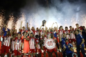 Μεθυσμένη πολιτεία η Νίκαια - Ο Ιωνικός ξανά στα σαλόνια της Superleague [Εικόνες - Βίντεο]