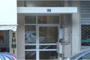 Παγκράτι: Tυλιγμένη με σεντόνι και σε προχωρημένη σήψη η σορός του άνδρα που βρέθηκε σε διαμέρισμα - Δίπλα ήταν ο αδελφός του