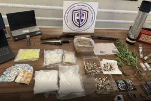 32χρονος αστυνομικός ήταν αρχηγός κυκλώματος ναρκωτικών: Ο "Βέτεραν", τα πάρτι και τα κρυπτονομίσματα - εικόνα 2