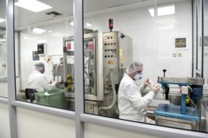 CDC - Νέες οδηγίες για τους πλήρως εμβολιασμένους: Τι αλλάζει για μάσκες και τεστ αν έρθουν σε επαφή με κρούσμα