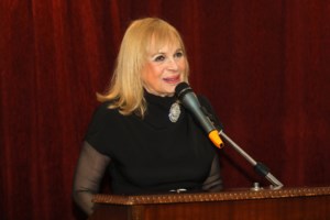 Αννα Φόνσου: Έμενα στο νεκροταφείο όταν πέθανε η αδερφή μου, αυτό κράτησε πέντε μήνες