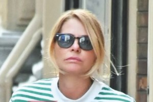 Δούκισσα Νομικού: Τα παιδιά της Σάββας και Αναστασία πήγαν στο σχολείο με τις στολές τους - Η φωτογραφία στην αυλή του σπιτιού τους