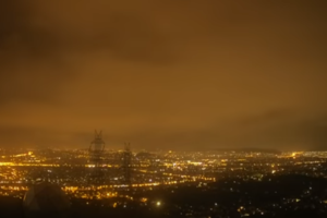 Νέο Ηράκλειο- Απίστευτο: Η κακοκαιρία παρέσυρε σκύλο από την ταράτσα στο απέναντι μπαλκόνι - εικόνα 3