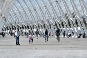 ΟΑΚΑ: Πληθαίνουν οι καταγγελίες για ελλιπή συντήρηση του στεγάστρου – Αποκλεισμένο με κορδέλες το γήπεδο - εικόνα 2