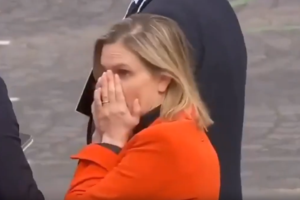 Ο έντονος διάλογος του Μακρόν με τα "Κίτρινα Γιλέκα" - "Χαλαρώστε, κάνω μια βόλτα" [Βίντεο] - εικόνα 2