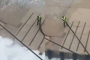 Πλημμύρες στη Φθιώτιδα: Κάτοικοι της Γλύφας βγήκαν στους δρόμους με... φουσκωτή βάρκα και έκαναν κουπί [βίντεο]