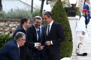Μέτωπο χωρών του Νότου κατά των αυστηρών ευρωκανόνων στην οικονομία επιδιώκει ο Μητσοτάκης στη Σύνοδο Κορυφής