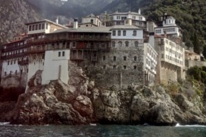 Ηγούμενος Μονής Εσφιγμένου: Υπάρχουν πλοκάμια του κόμματος ΝΙΚΗ στο Άγιο Όρος - Μοναχοί κατευθύνουν τις ψήφους πιστών