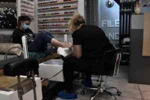 Κορονοϊός - Πρόεδρος ΕΟΔΥ: Το ποσοστό θετικότητας είναι κάτω από 6% - εικόνα 2