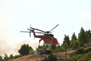 Φωτιά σε ταχύπλοο στο Πόρτο Ράφτη - Καλά στην υγεία του ο μοναδικός επιβαίνων