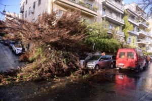 Καλλιάνος για κακοκαιρία Carmel:  "Μέτριας εντάσεως" η ψυχρή εισβολή το Σαββατοκύριακο - Πού θα χιονίσει στην Αττική
