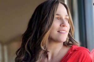 Η Κατερίνα Στικούδη "λιώνει" στους κρίκους μετά τη δεύτερη γέννα - Μας δείχνει τη γυμναστική για τέλειο κορμί [βίντεο]