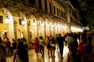 Κορονοϊός - Μαγιορκίνης: Πολύ πιθανή η αύξηση των μέτρων και στα αστικά κέντρα - εικόνα 2