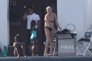 Σίντι Άνταμς: Η ζωή της γκουρού του κουτσομπολιού γίνεται ντοκιμαντέρ