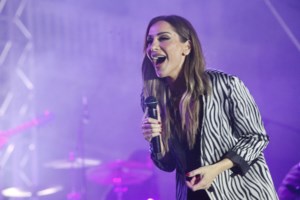 "Του εαυτού μου το άλλο μισό, εσύ είσαι αυτό", τραγουδά η Βανδή στον Μπισμπίκη και λιώνει [βίντεο]