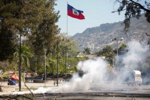 Χάος στη Μιανμάρ: Η αστυνομία άνοιξε πυρ εναντίον διαδηλωτών -Δύο νεκροί και τουλάχιστον 30 τραυματίες - εικόνα 2