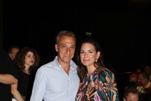 Η Ολγα Κεφαλογιάννη έκανε την πιο σικ εμφάνιση στο Ηρώδειο - Το total black και οι κόκκινες λεπτομέρειες [εικόνες]