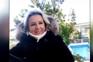 Σούζυ Καζαντζίδου: Σε  βαρύ κλίμα ο τελευταίος αποχαιρετισμός - Τραγικές φιγούρες η κόρη και η μητέρα της
