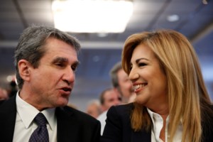 Λοβέρδος: Υποπτα τα σχέδια περί "προοδευτικής διακυβέρνησης" - Εγώ τράβηξα διαχωριστική γραμμή - εικόνα 2