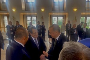 Ένταση στην Πράγα προκαλεί ο Ερντογάν - Πάψε να αμφισβητείς την κυριαρχία των νησιών, το αυστηρό μήνυμα Μητσοτάκη