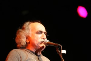 Αγάθωνας: Όταν δίδαξε το ρεμπέτικο σε όλη την Ευρώπη - Η συμμετοχή του στη Eurovision [Βίντεο]