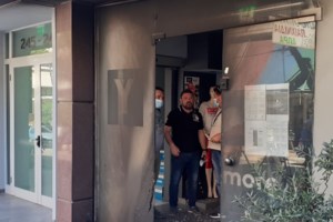Αντιεξουσιαστές της... γειτονιάς πίσω από την εμπρηστική επίθεση στα μαγαζιά της συζύγου του Νίκου Χαρδαλιά - εικόνα 3