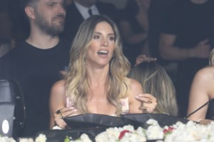 Δείπνο στον κήπο μόνο για γυναίκες: Το dinner party της Τσιμτσιλή και οι παρουσιάστριες που πήγαν κάνοντας κομψές εμφανίσεις - εικόνα 6