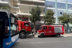 Πάτρα: Άνδρας άρπαξε το μόλις 1,5 ετών παιδί του και απειλούσε να πηδήσει από το μπαλκόνι