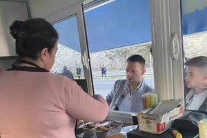 Προσκλητήριο Κασσελάκη για υποψήφιους ευρωβουλευτές στον ΣΥΡΙΖΑ: "Χωρίς κονέ μπαίνεις στην πρώτη γραμμή"" [βίντεο]