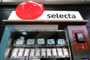 Ο κορονοϊός "χτύπησε" και τη σαμπάνια: Μείον 100 εκατ. μπουκάλια στις φετινές πωλήσεις