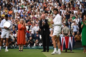 Τρελάθηκε ο Τζόκοβιτς και έσκισε τη μπλούζα του μετά την ανατροπή επί του Αλκαράθ και τον τίτλο στο Σινσινάτι - εικόνα 3