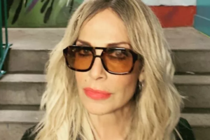 Άννα Βίσση: Η απόλυτη σταρ κάνει αλκοτέστ σε μπλόκο της Αστυνομίας [Βίντεο] - εικόνα 2