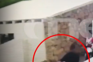 Μύκονος: Χειροπέδες στον 32χρονο δράστη της επίθεσης με σιδερόβεργα σε ξενοδόχο - Συνελήφθη για απόπειρα ανθρωποκτονίας - εικόνα 2