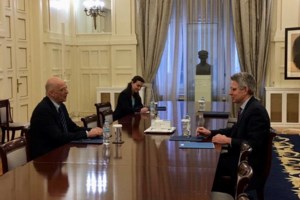 Απάντηση Πέτσα σε Spiegel: Fake News τα περί νεκρού μετανάστη από ελληνικά πυρά στον Έβρο - εικόνα 2