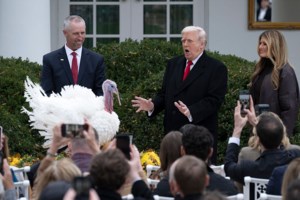 Έξαλλος ο Τραμπ με δημοσιογράφο των ΝΥΤ: Είσαι τριτοκλασάτη και "άσχημη τόσο εξωτερικά όσο εσωτερικά"