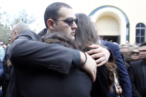 Ανάρτηση με υπονοούμενα από την Εύη Βατίδου - "Δεν ξέχασα, απλώς δεν μίλησα..."