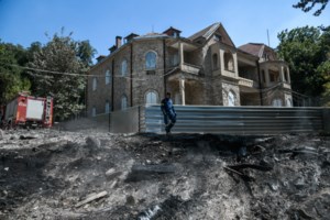 Φωτιά στο Τατόι: Τα κτίρια που υπέστησαν ζημιές πριν και μετά την πύρινη λαίλαπα [Εικόνες]