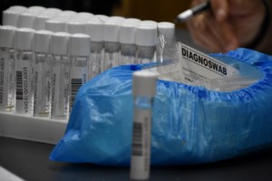 ΗΠΑ: 1.000 θάνατοι, νέο ρεκόρ 65.500 και πλέον κρουσμάτων μόλυνσης από τον κορονοϊό σε 24 ώρες