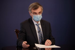 Βασιλακόπουλος: Το επικαιροποιημένο εμβόλιο μπορεί να γίνει ταυτόχρονα με της γρίπης - εικόνα 2