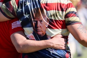 "Κλείστε τον μέσα": Ο Μπάιντεν στρέφει σύνθημα του Τραμπ εναντίον του [βίντεο] - εικόνα 2