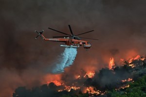Φωτιά στο Πόρτο Γερμενό: Απειλείται ο Άγιος Νεκτάριος - Εικόνες απόλυτης καταστροφής, χωριό "φάντασμα" η Ψάθα