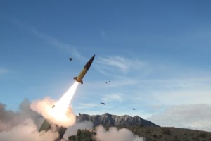 "Σφίγγα" ο Στάρμερ για τους πυραύλους Storm Shadow στην Ουκρανία: "Αν πω... κερδισμένος θα είναι ο Πούτιν"